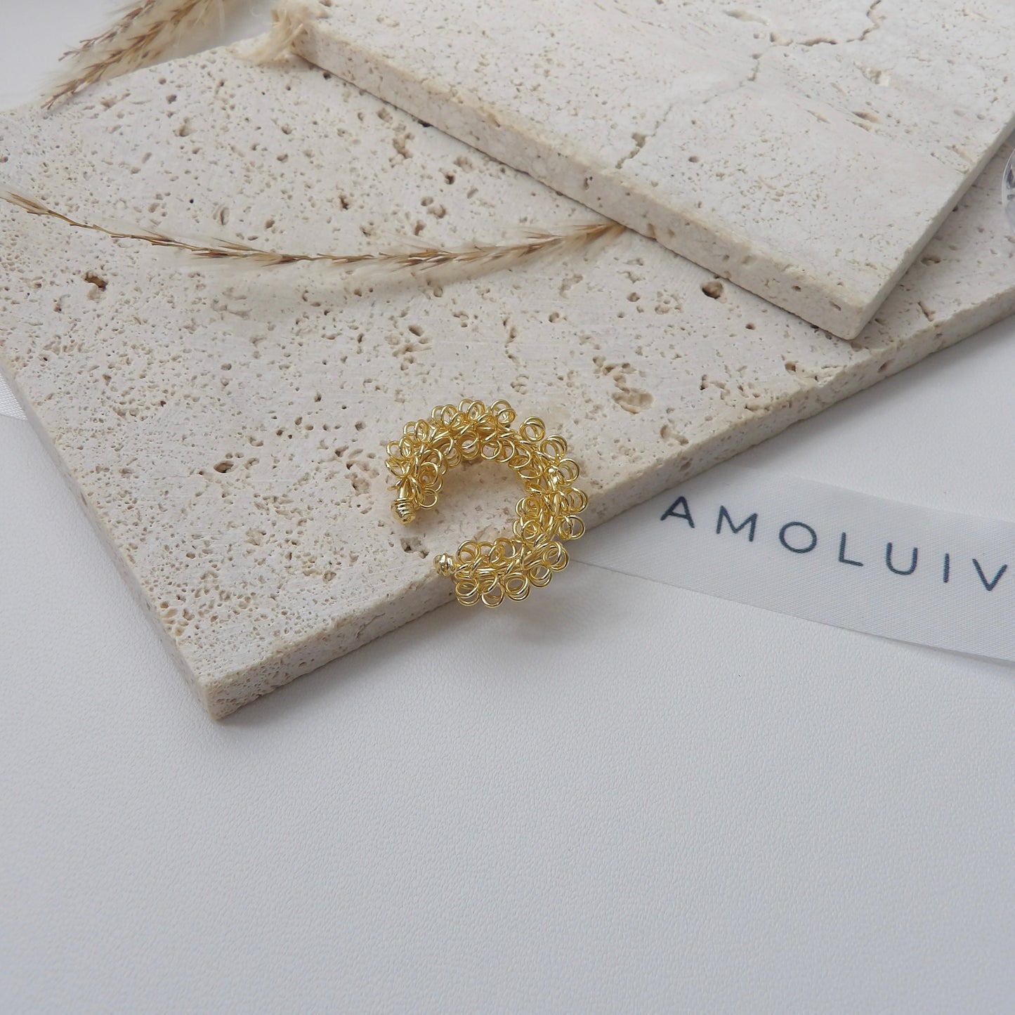 OLIVE BRONZE EAR CUFF GOLD