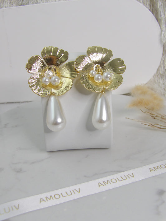 MAGNOLIA GOLD EARRINGS