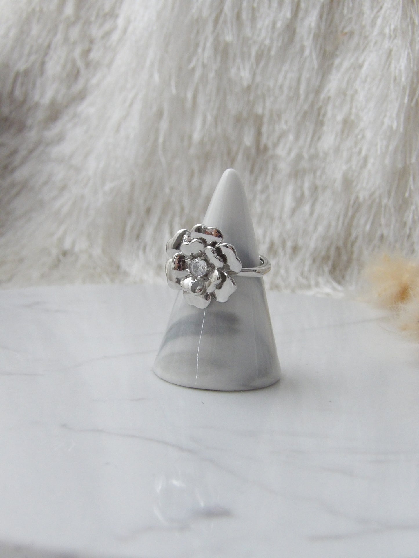 BLUSH SILVER RING