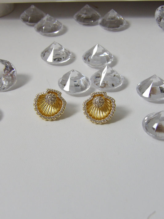CONCHAE GOLD EARRINGS