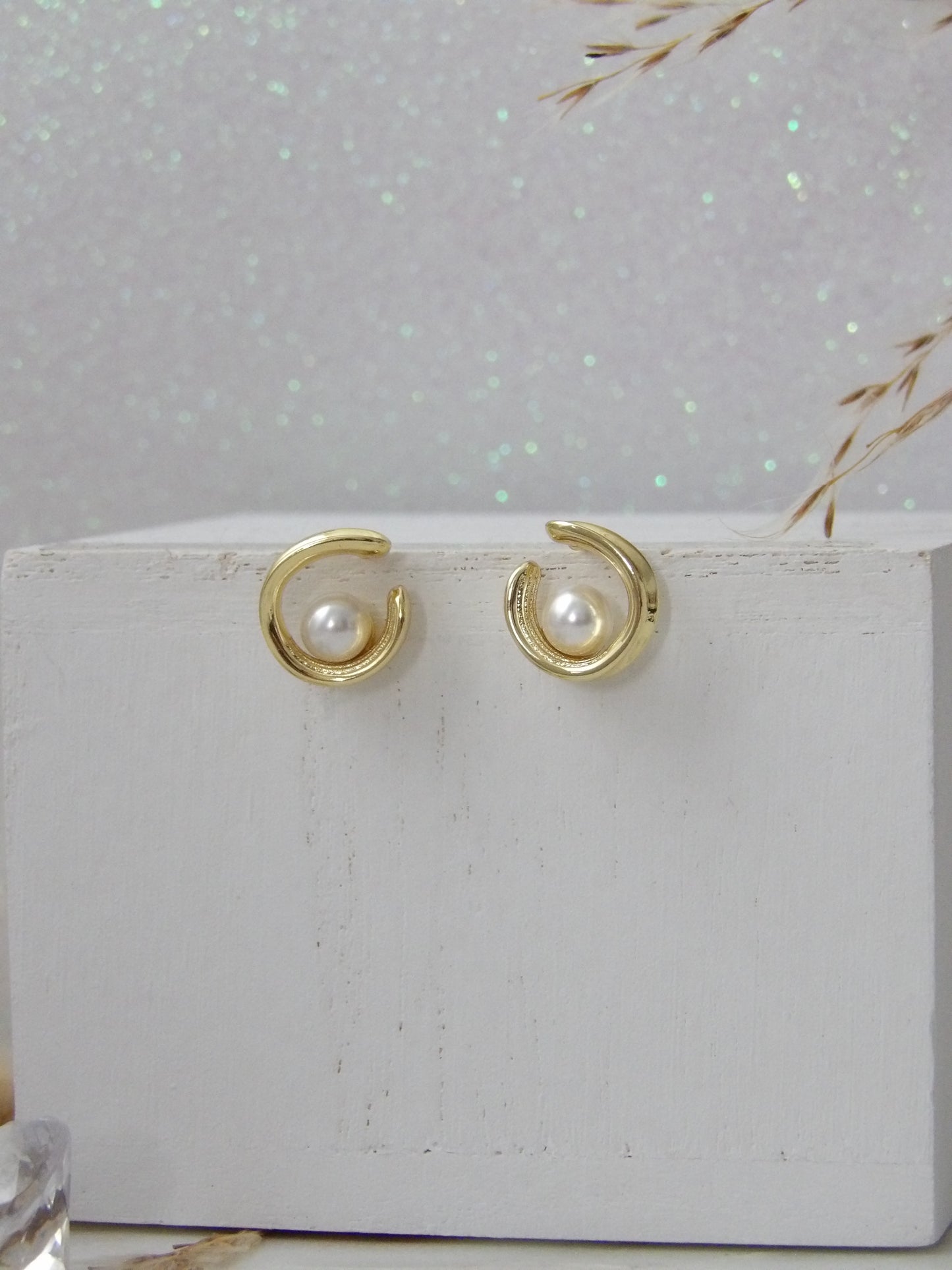 NAYRA GOLD STUDS
