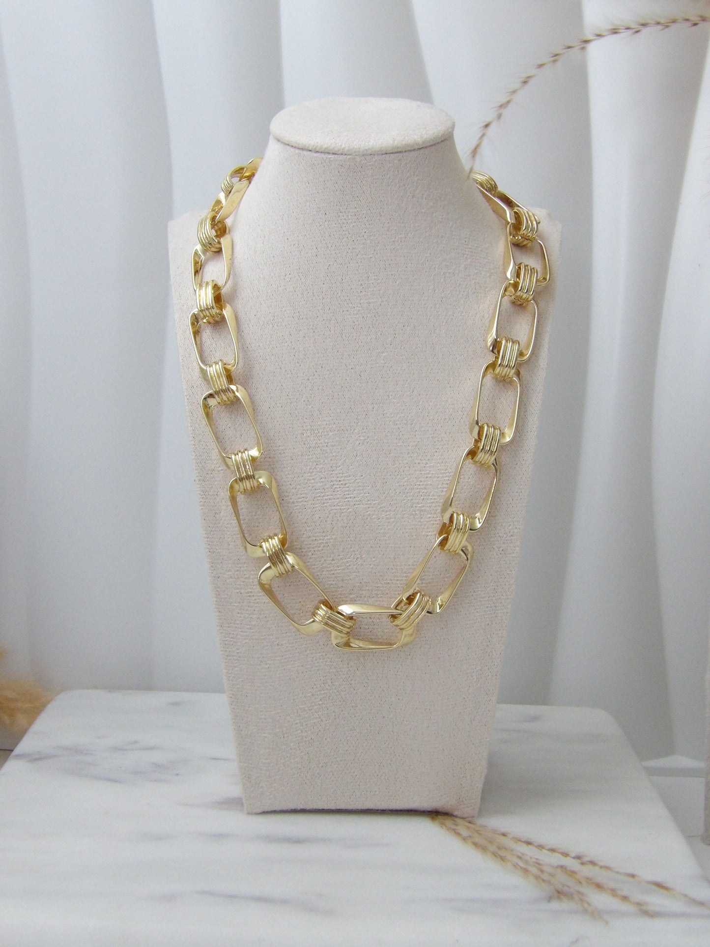 VéRANE GOLD NECKLACE