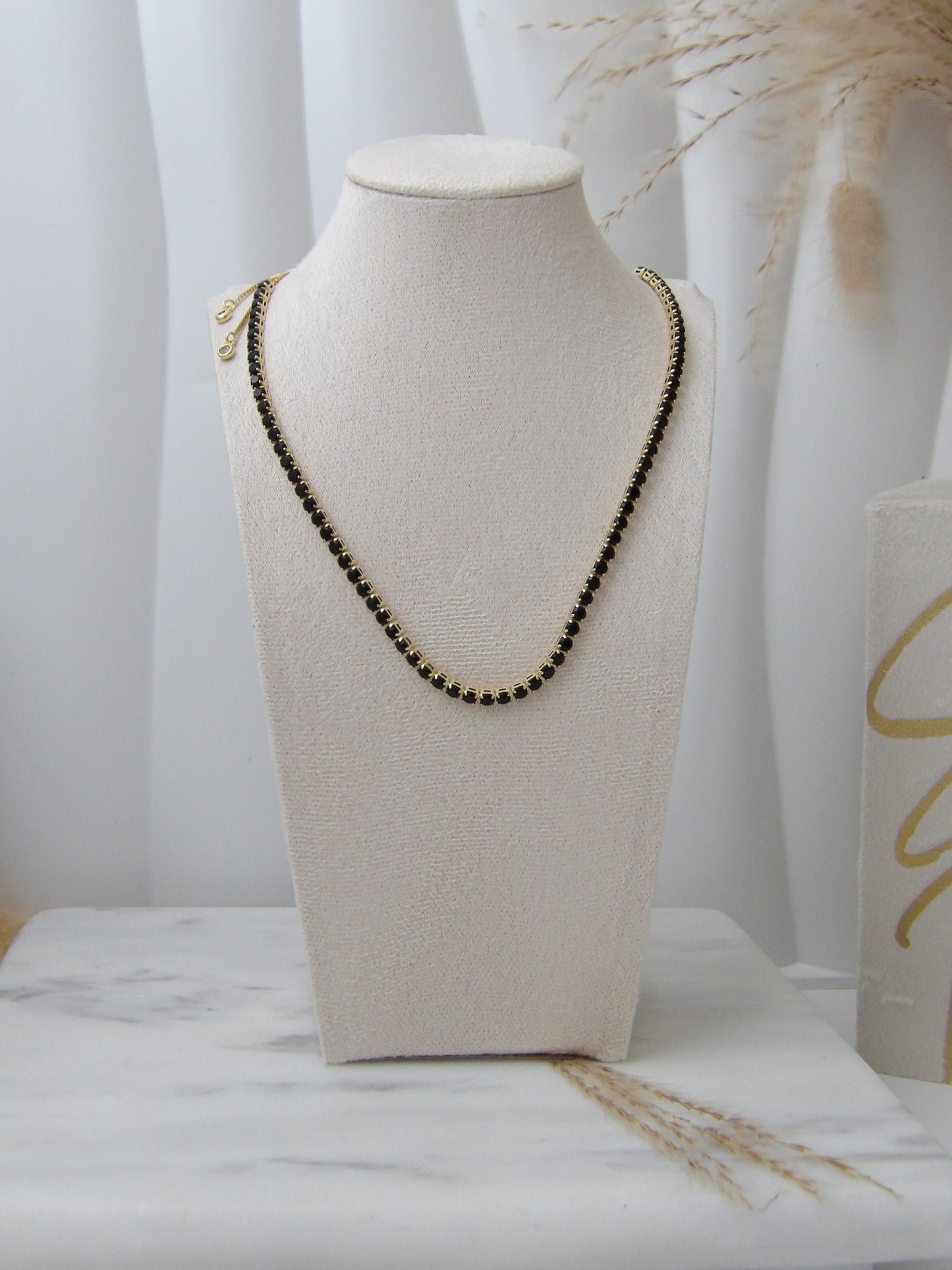NOIRETTE GOLD BLACK NECKLACE