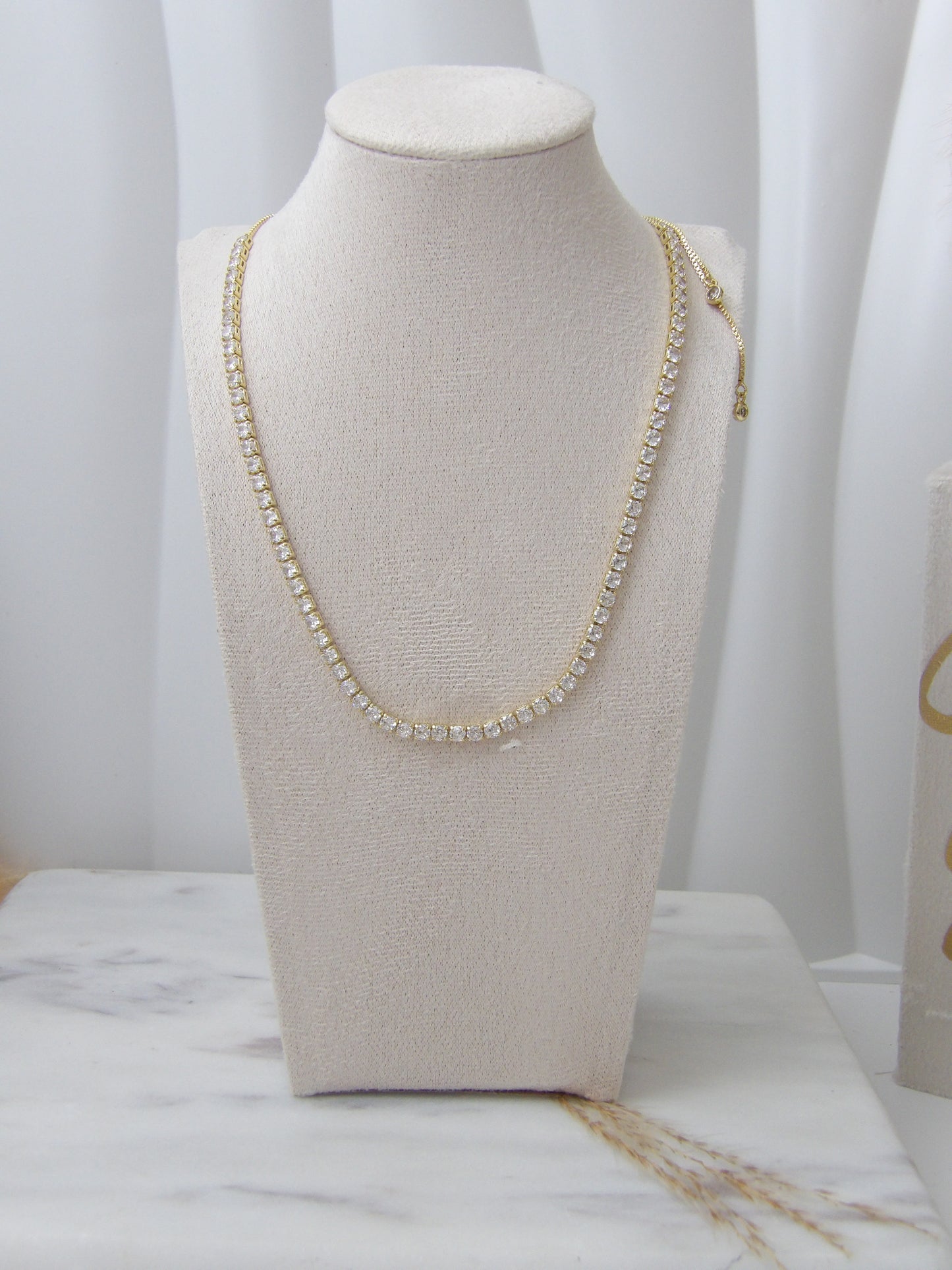 ELANOR GOLD NECKLACE