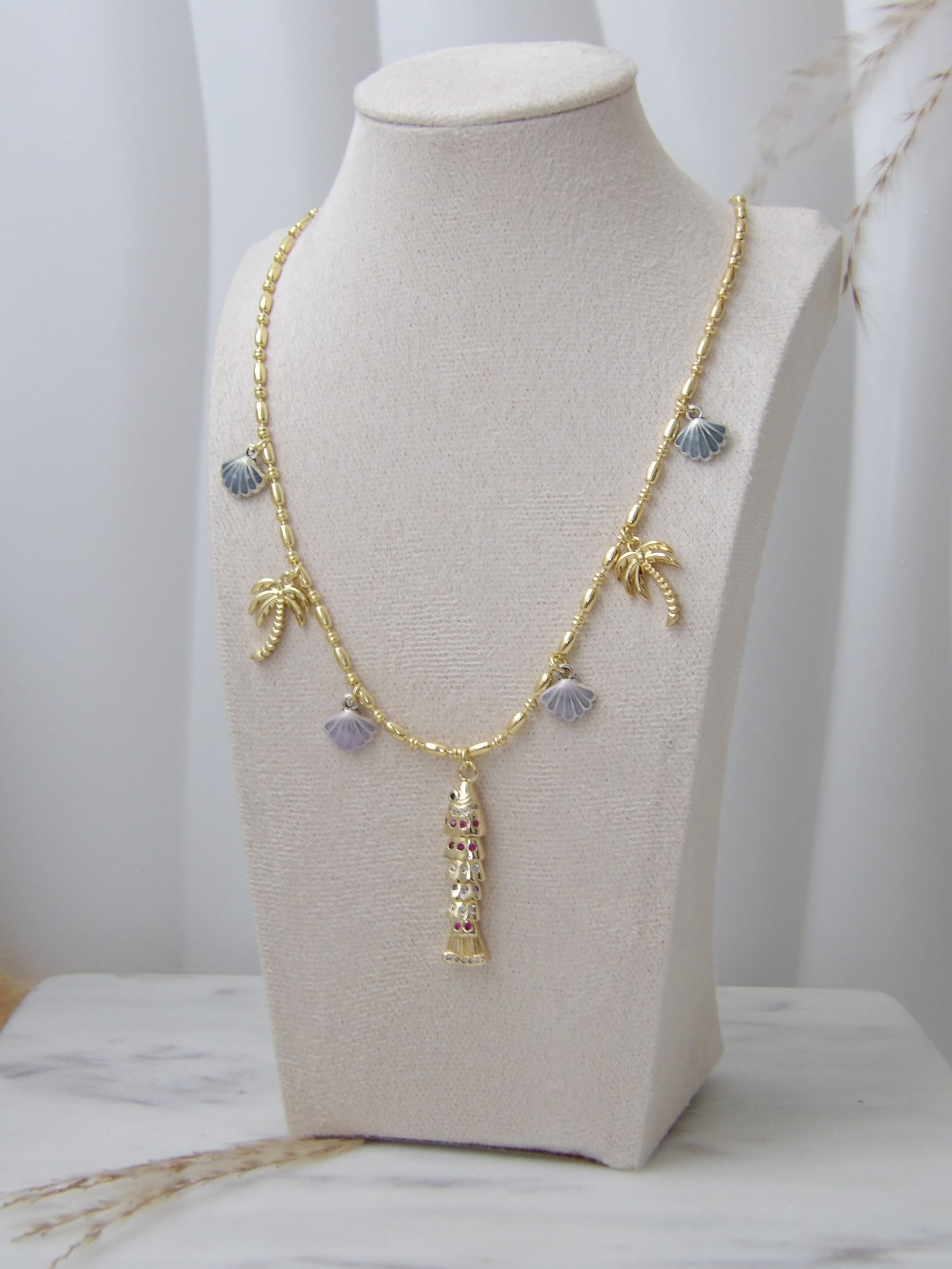 ISLA ENCANTADA NECKLACE