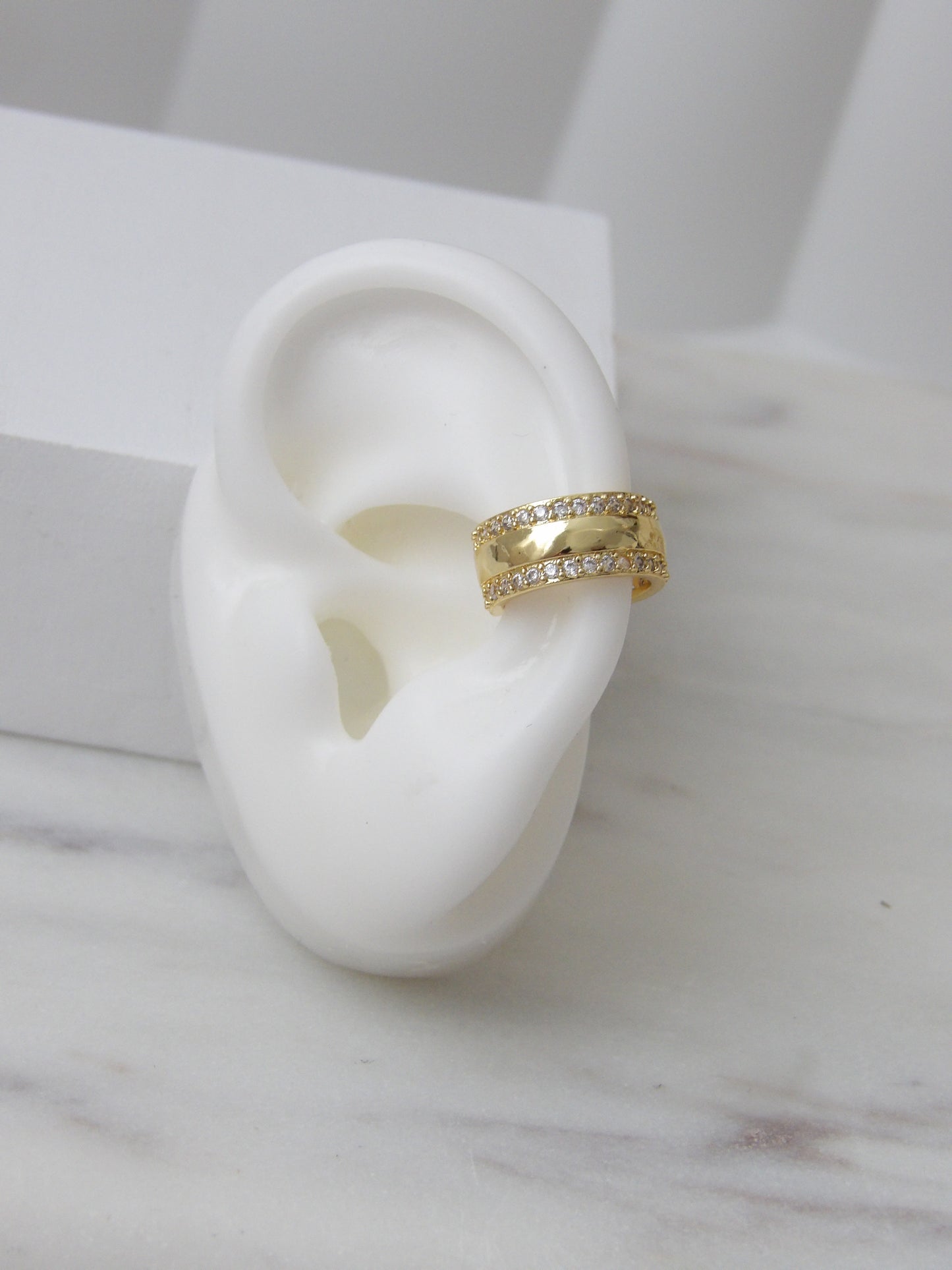 LUXÉ EAR CUFF GOLD