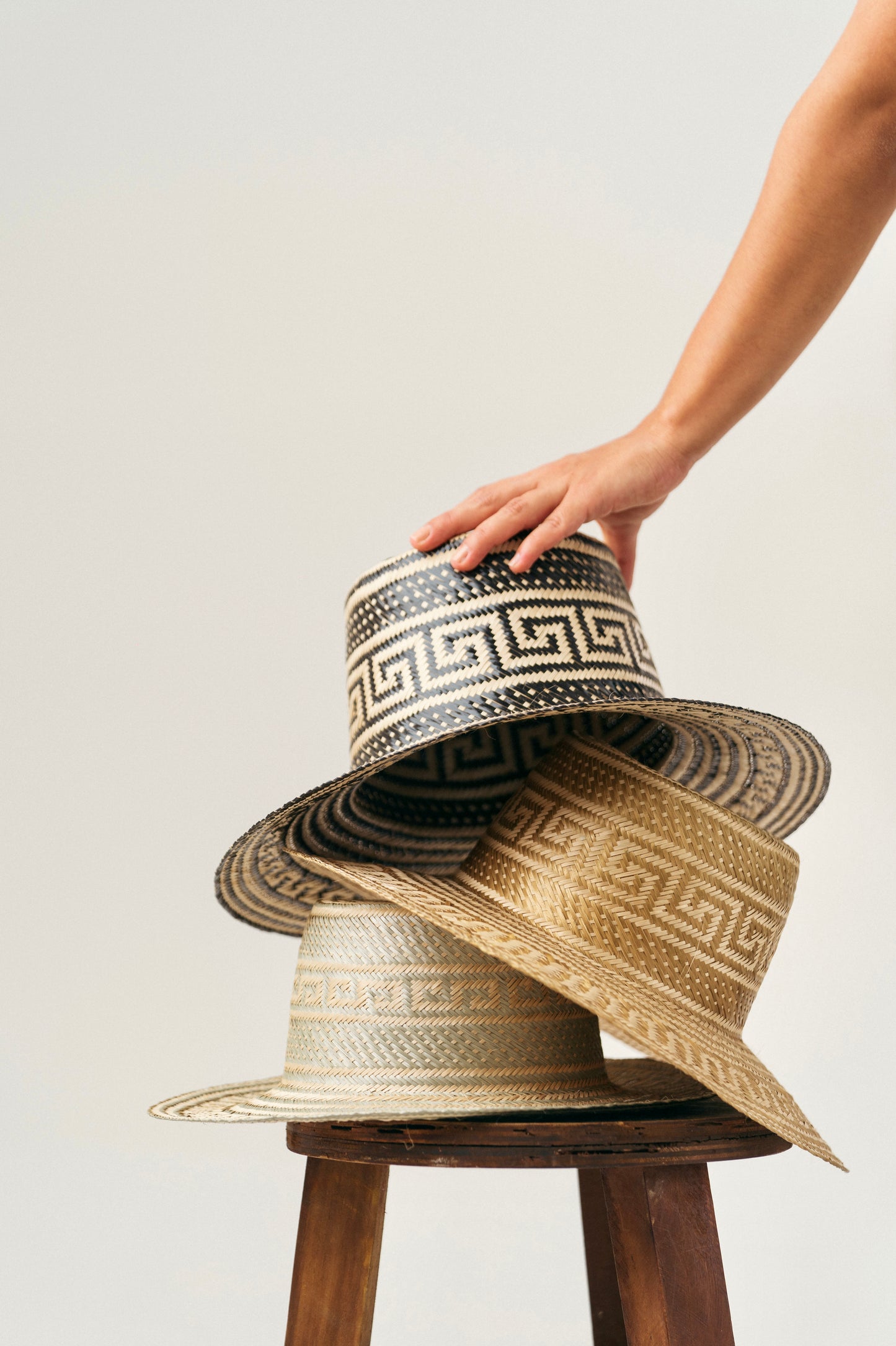SOMBRERO A LA CORTA MANANTIAL