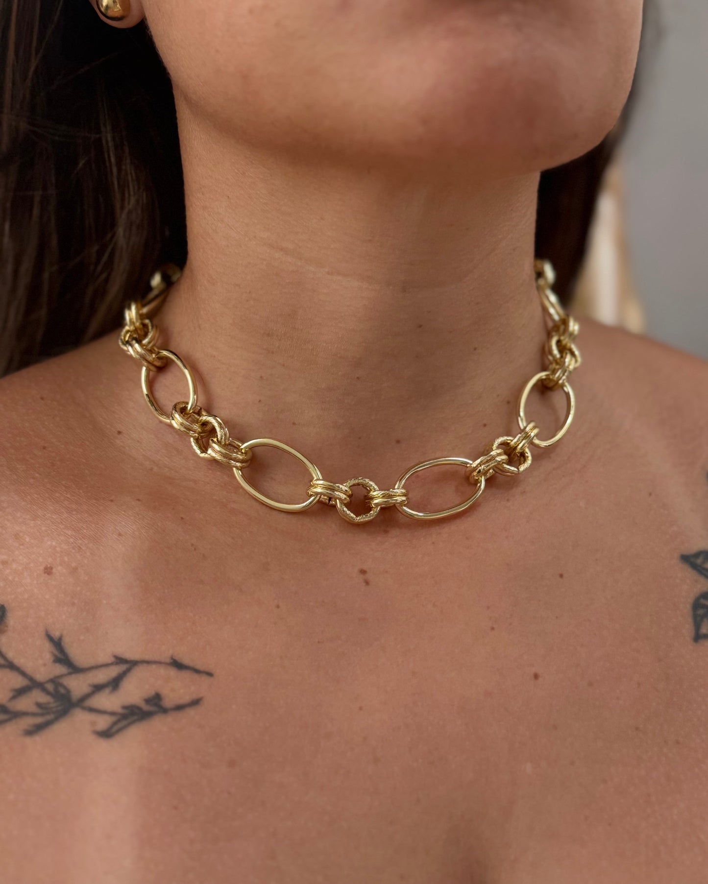 NUVORIA GOLD NECKLACE