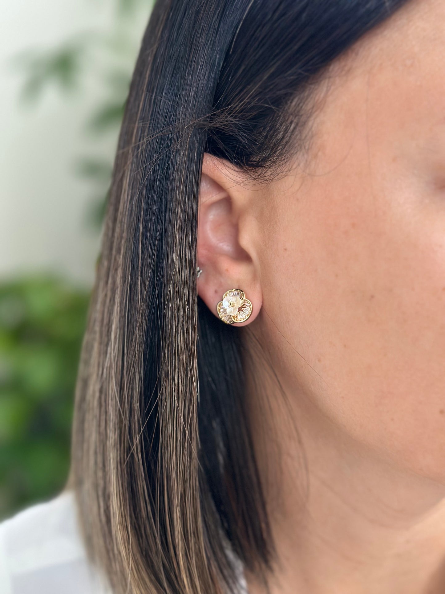 CAMELIA GLOW EARRINGS