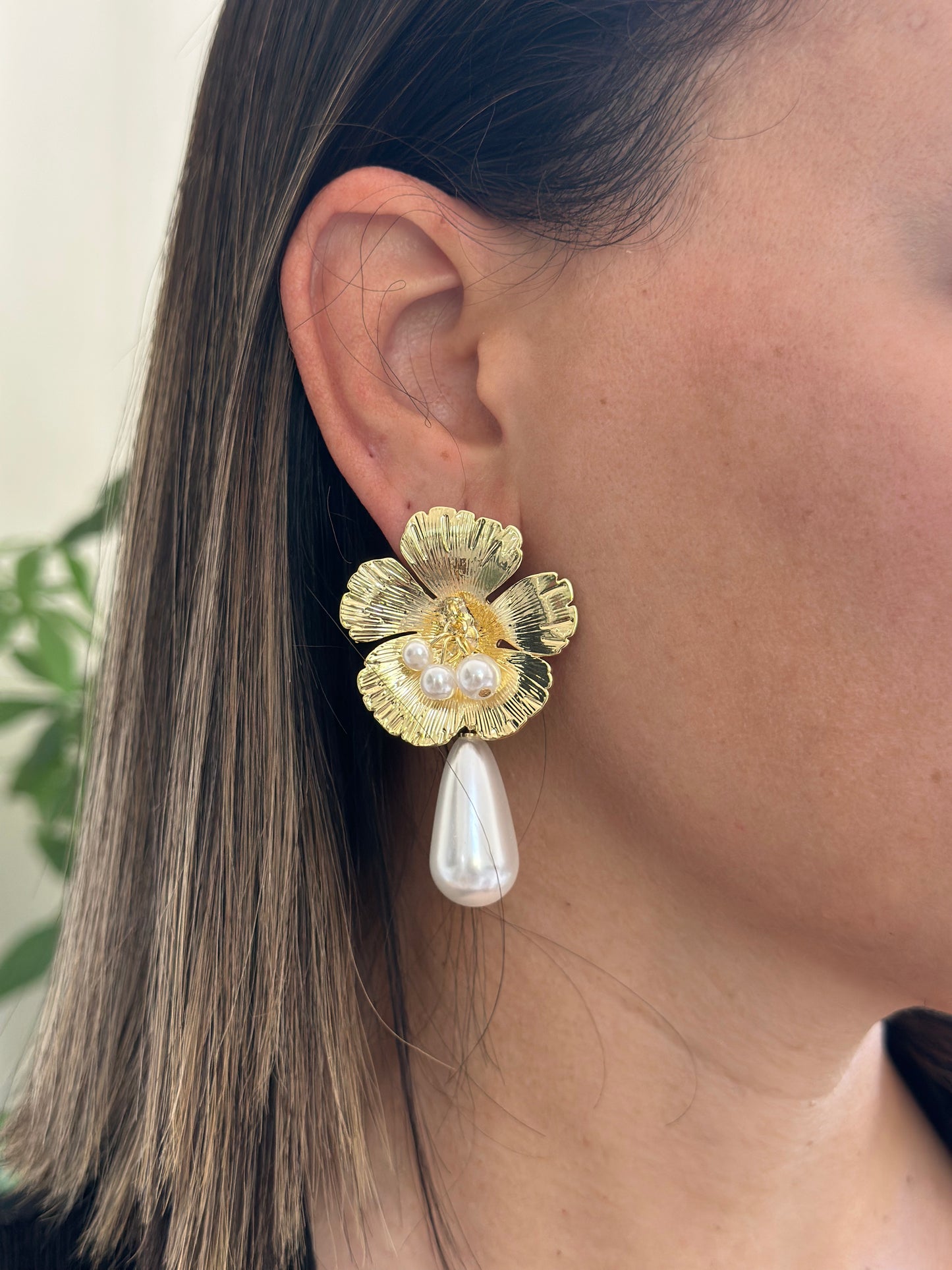 MAGNOLIA GOLD EARRINGS