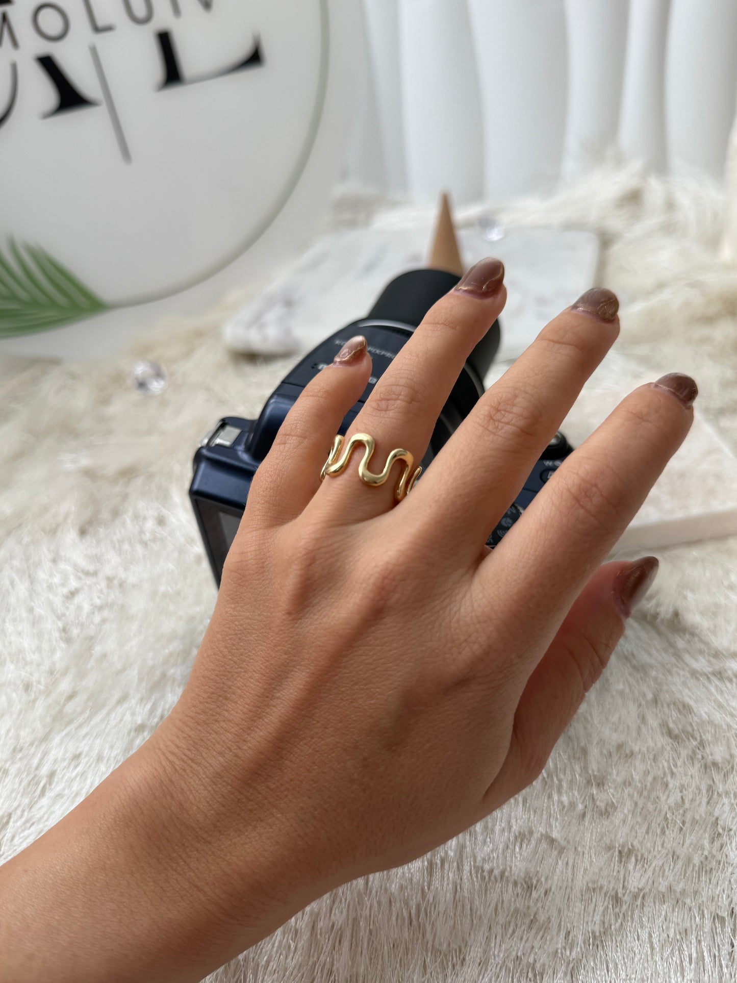 WAVIA GOLD RING