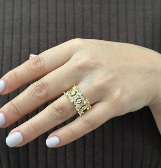 ALICE QUEEN GOLD RING