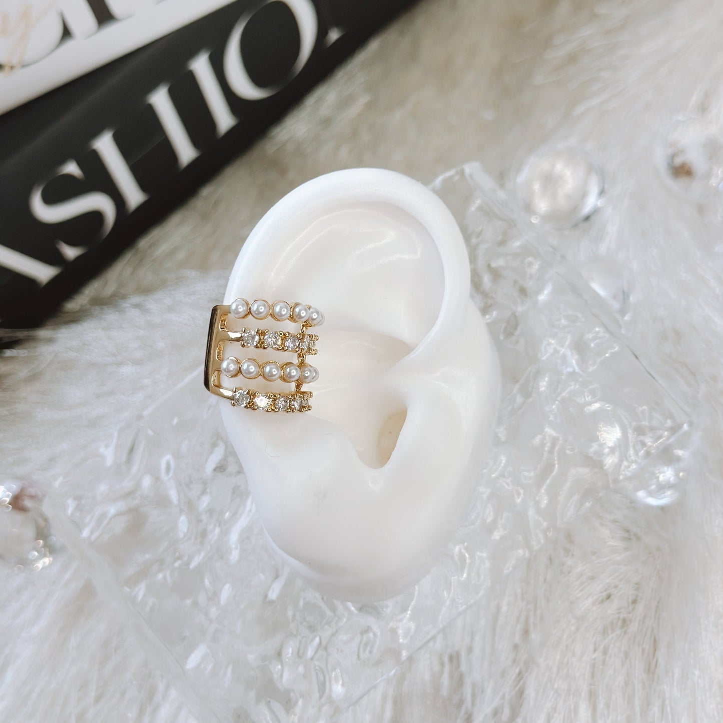 PEARL EAR CUFF GOLD