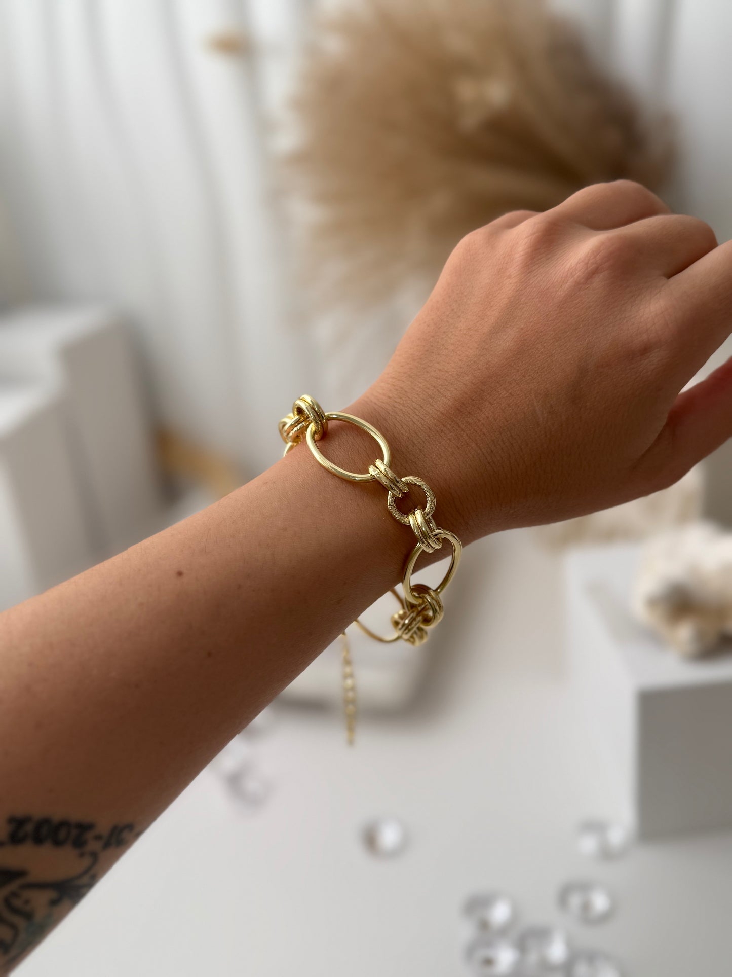 VEYRA GOLD BRACELET
