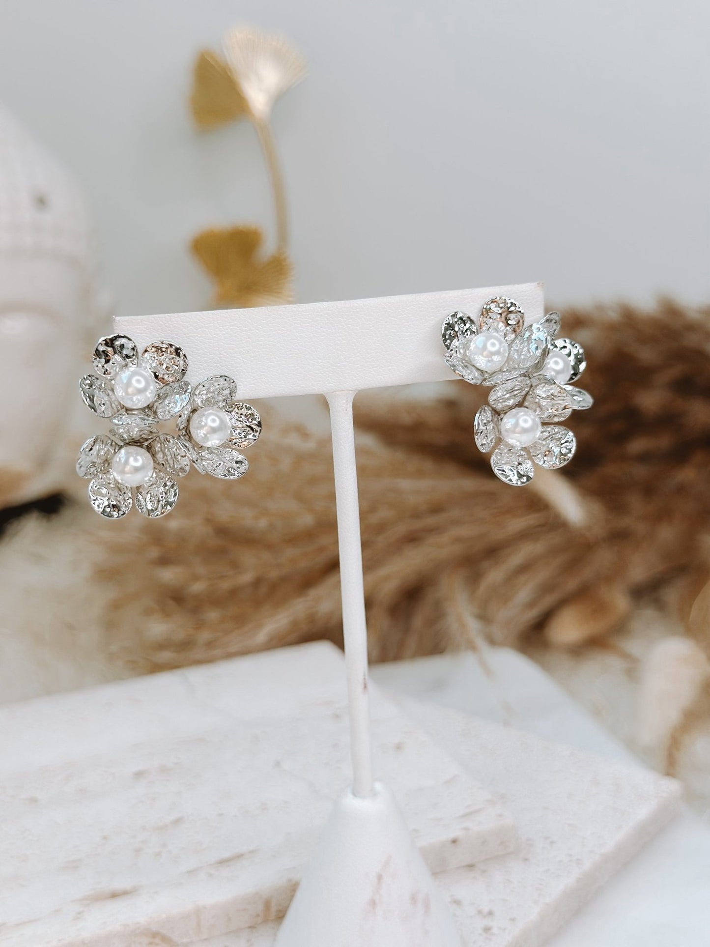 AZALEIA PEARL SILVER EARRINGS