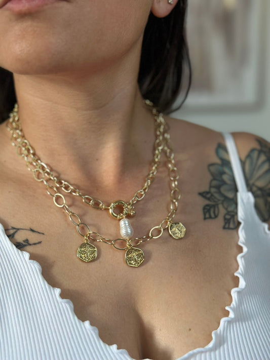 BEE NECKLACE PEARL GOLD