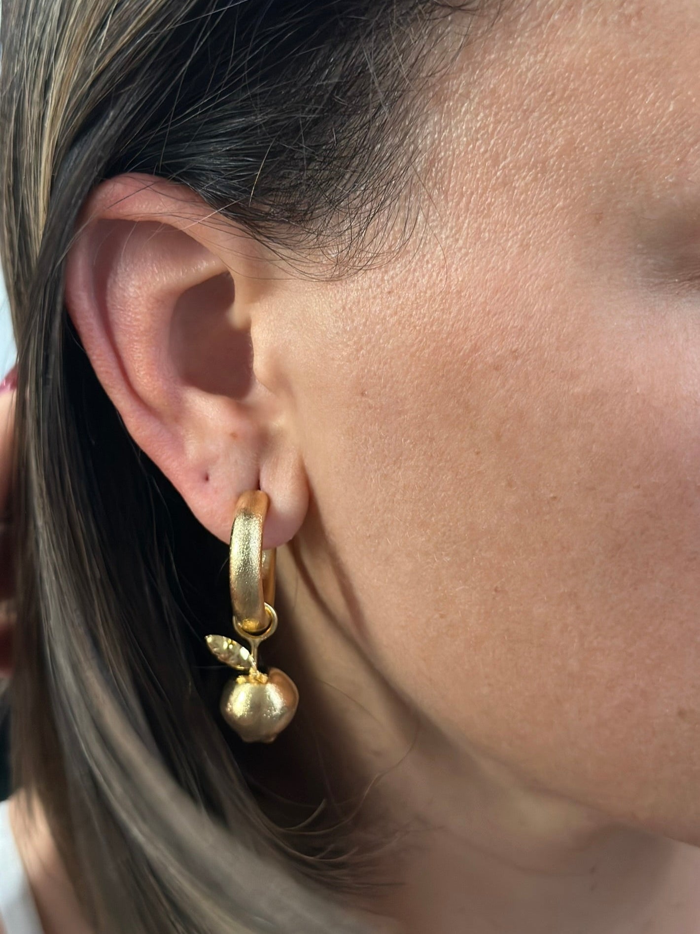 BIG APPLE GOLD EARRINGS BRONZE MULTI USE