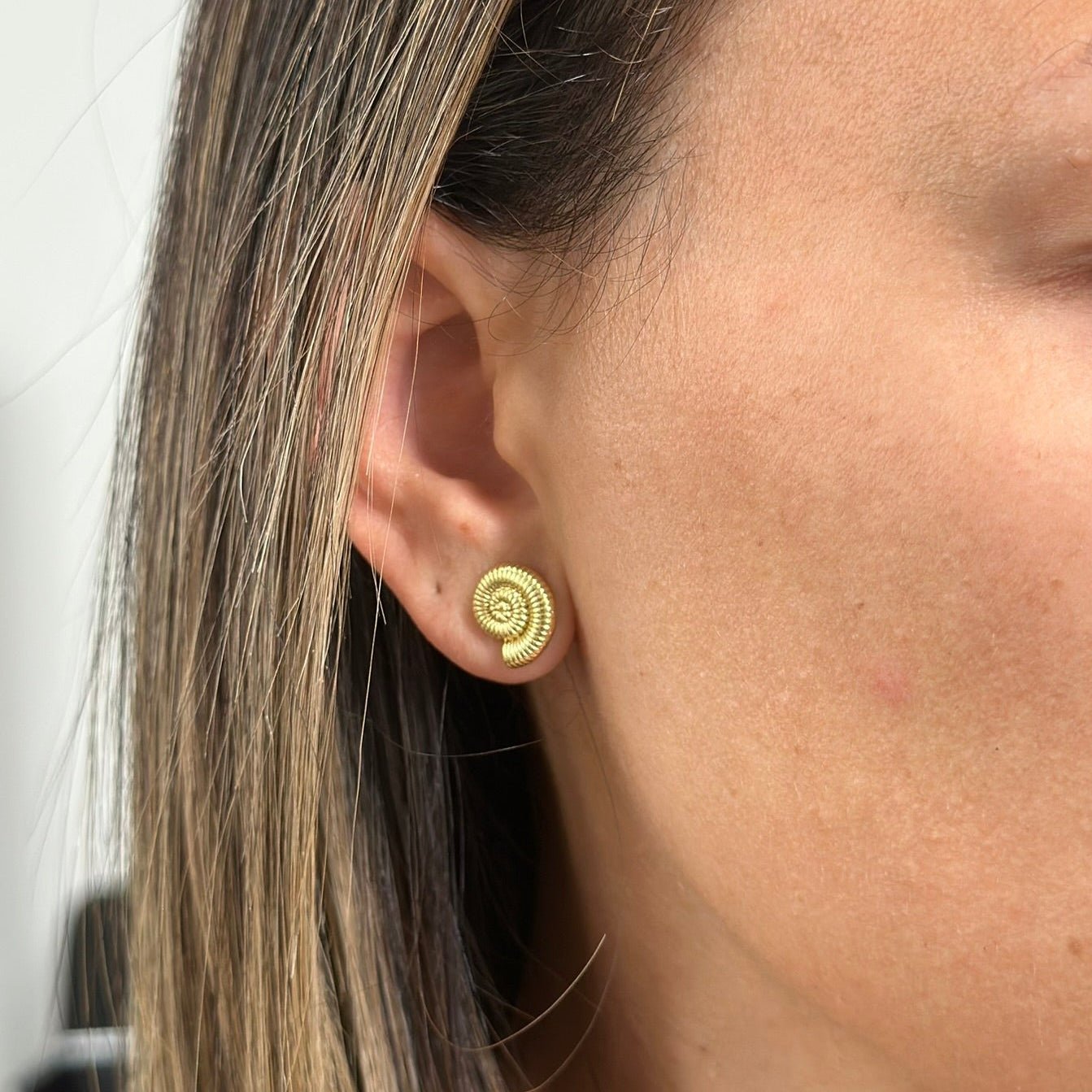 CARACOL EARRING GOLD