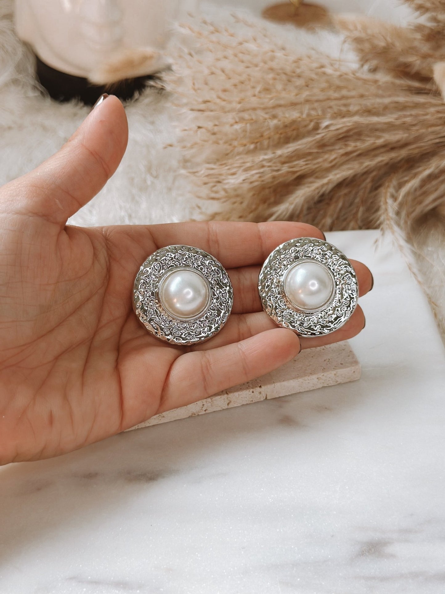 CIRCLE PEARL EARRINGS SILVER