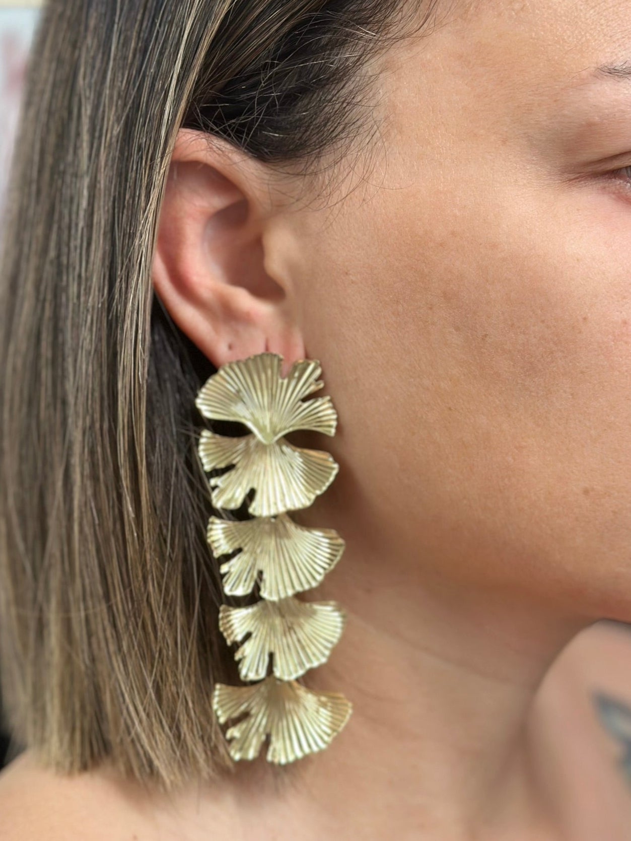 CORAL EARRINGS GOLD