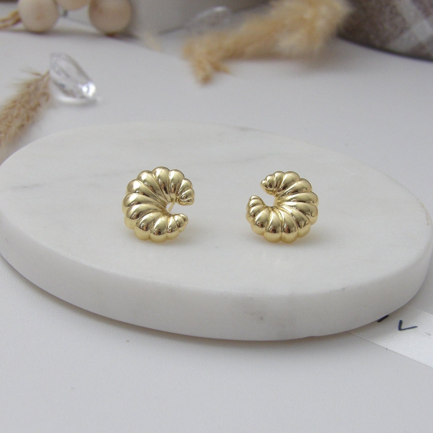 CROISSANT EARRING GOLD