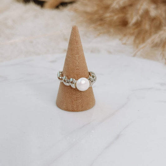 CROISSANT PEARL SILVER RING