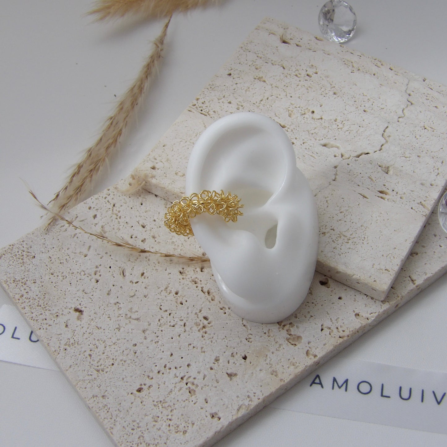 OLIVE BRONZE EAR CUFF GOLD