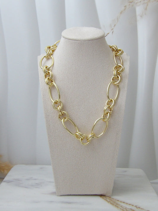 NUVORIA GOLD NECKLACE