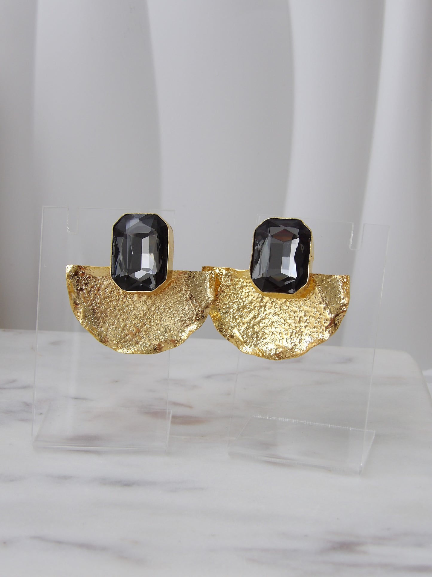CRIMSON AURA BRONZE EARRINGS