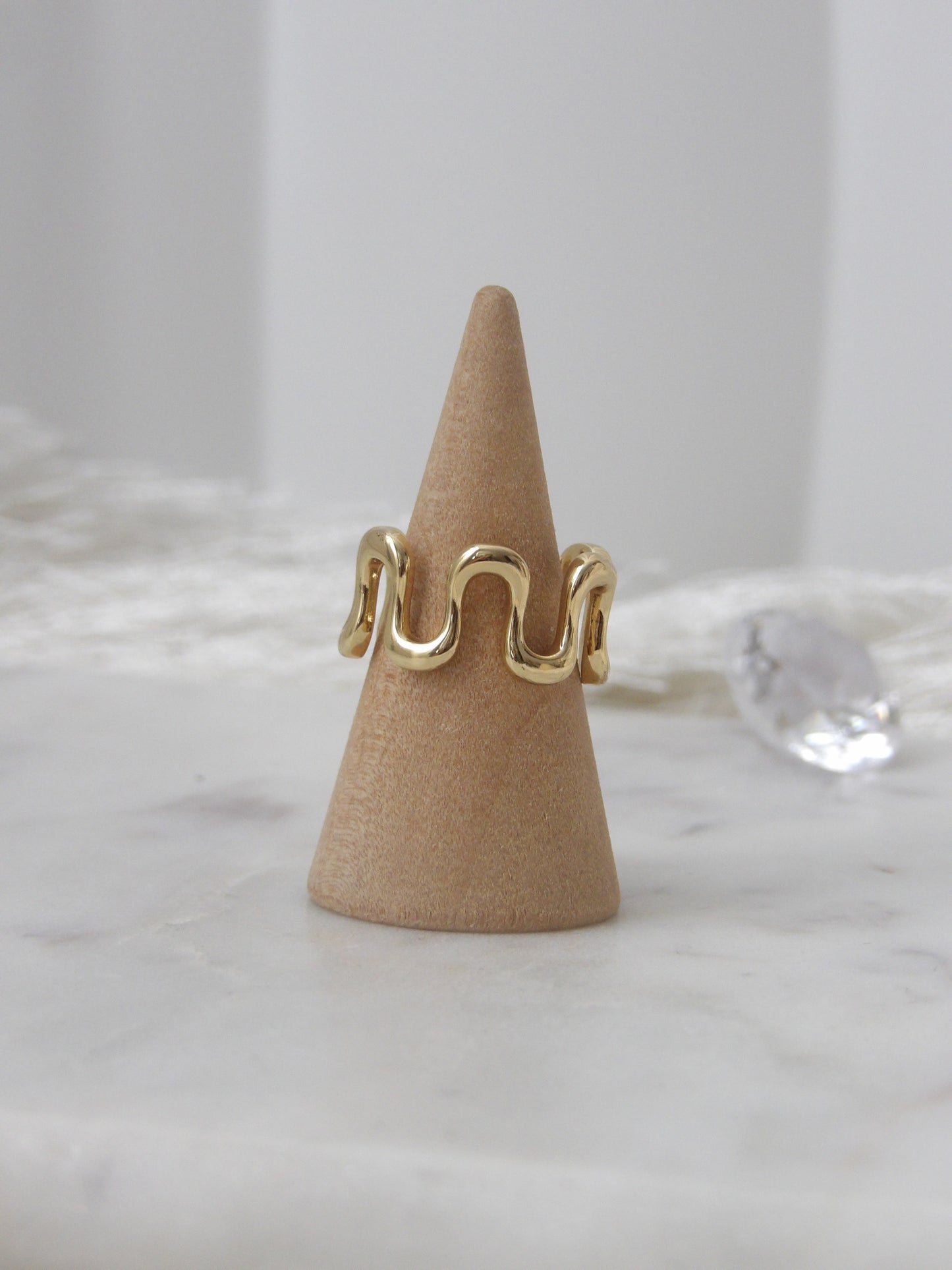 WAVIA GOLD RING