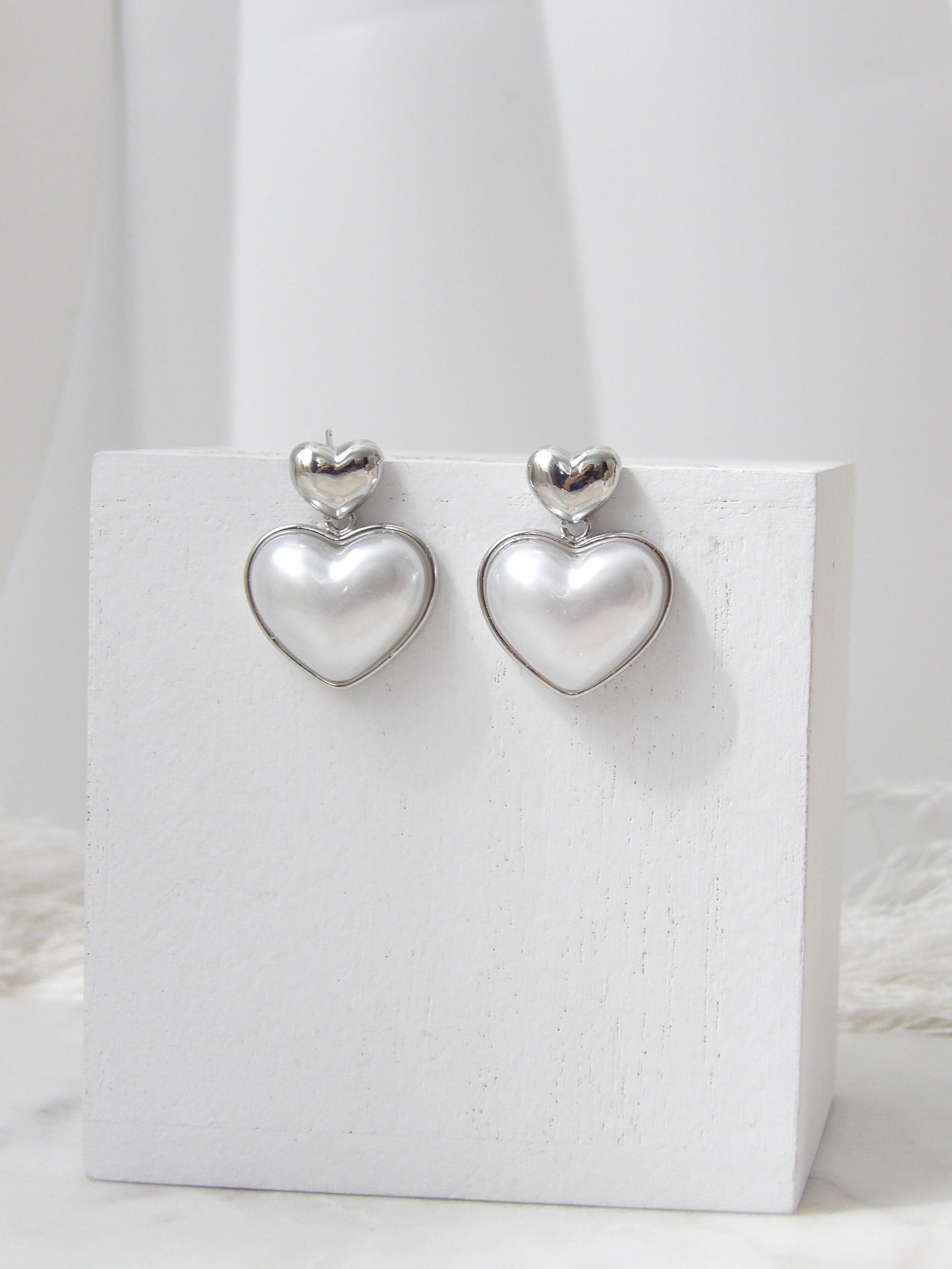 VELOUR HEART STATEMENT EARRINGS