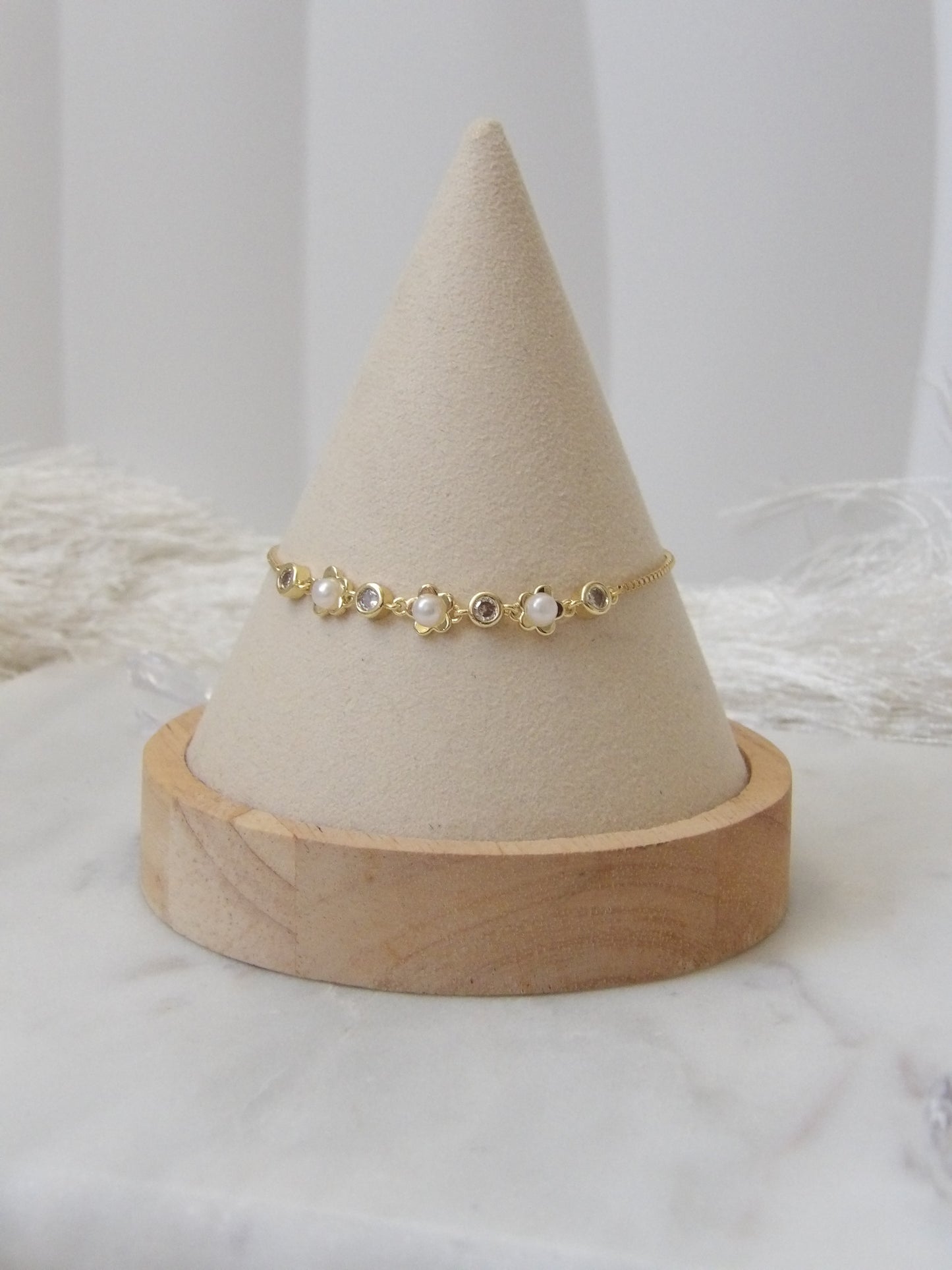 ELARA PEARL BRACELET
