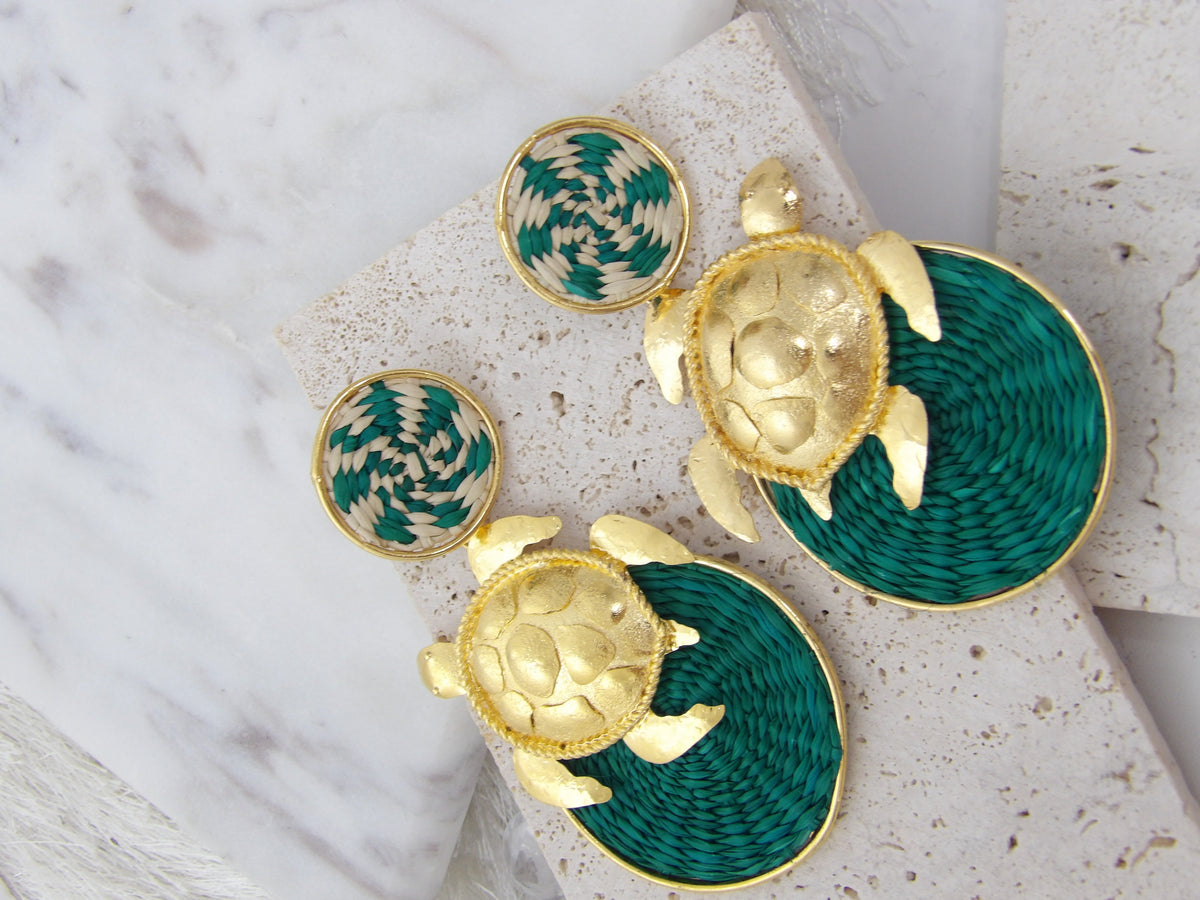 MARÉA TURTLE EARRINGS