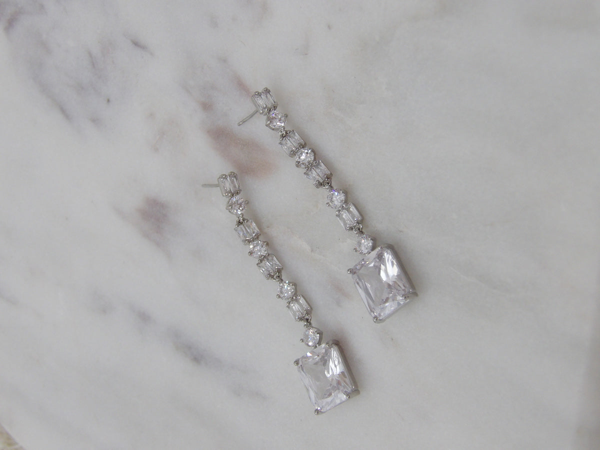 ÉCLAT CRYSTAL EARRINGS- SILVER