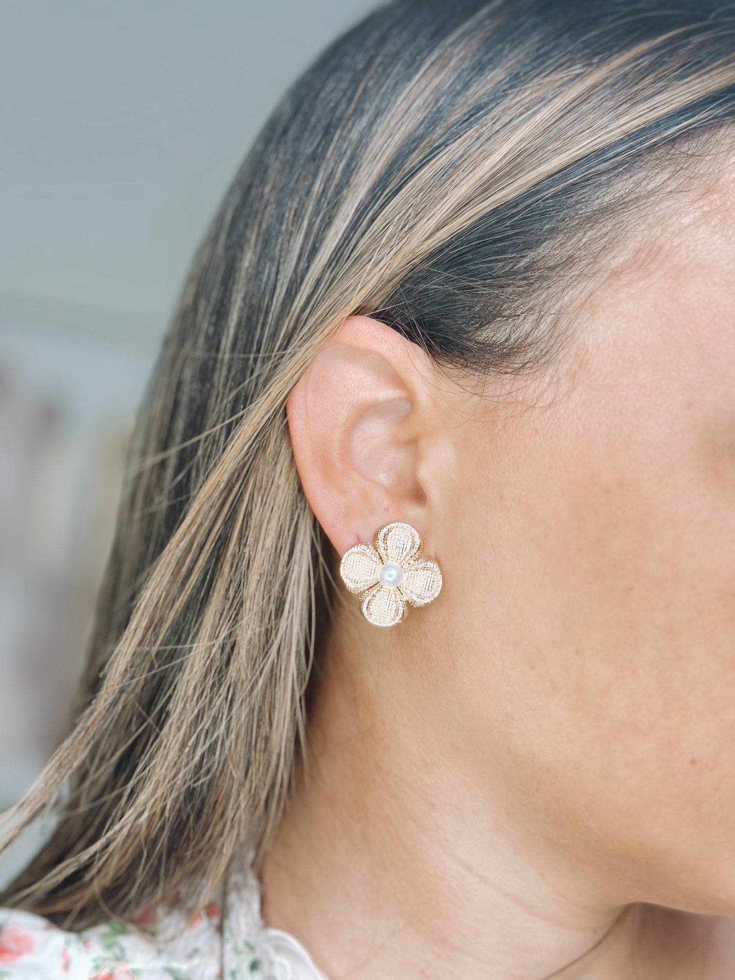 OLIVIA GOLD EARRINGS