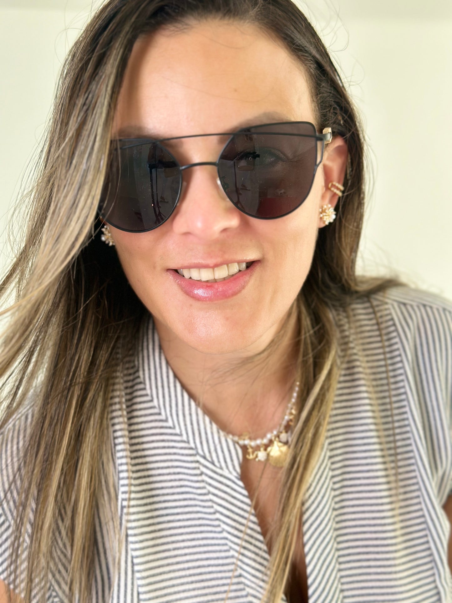 JULIE BLACK SUNGLASSES