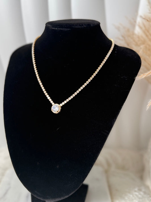 ORLUNE NECKLACE