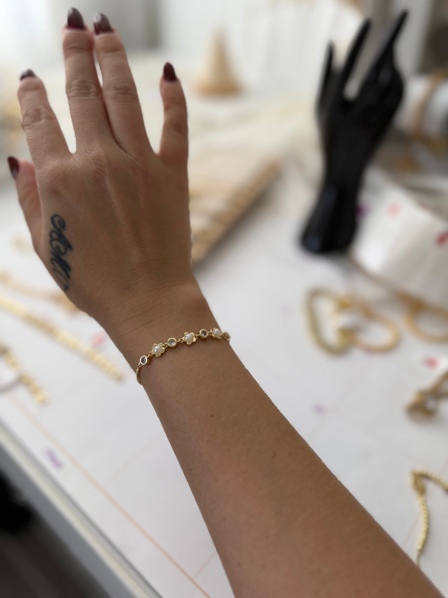 ELARA PEARL BRACELET
