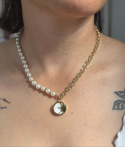 ECLIPSE NECKLACE PEARL GOLD